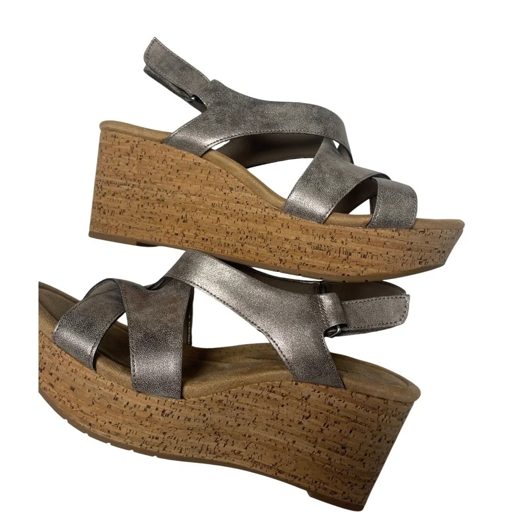 Clark's Collection Rose Style Taupe Metallic Wedge Sandals Women's 10